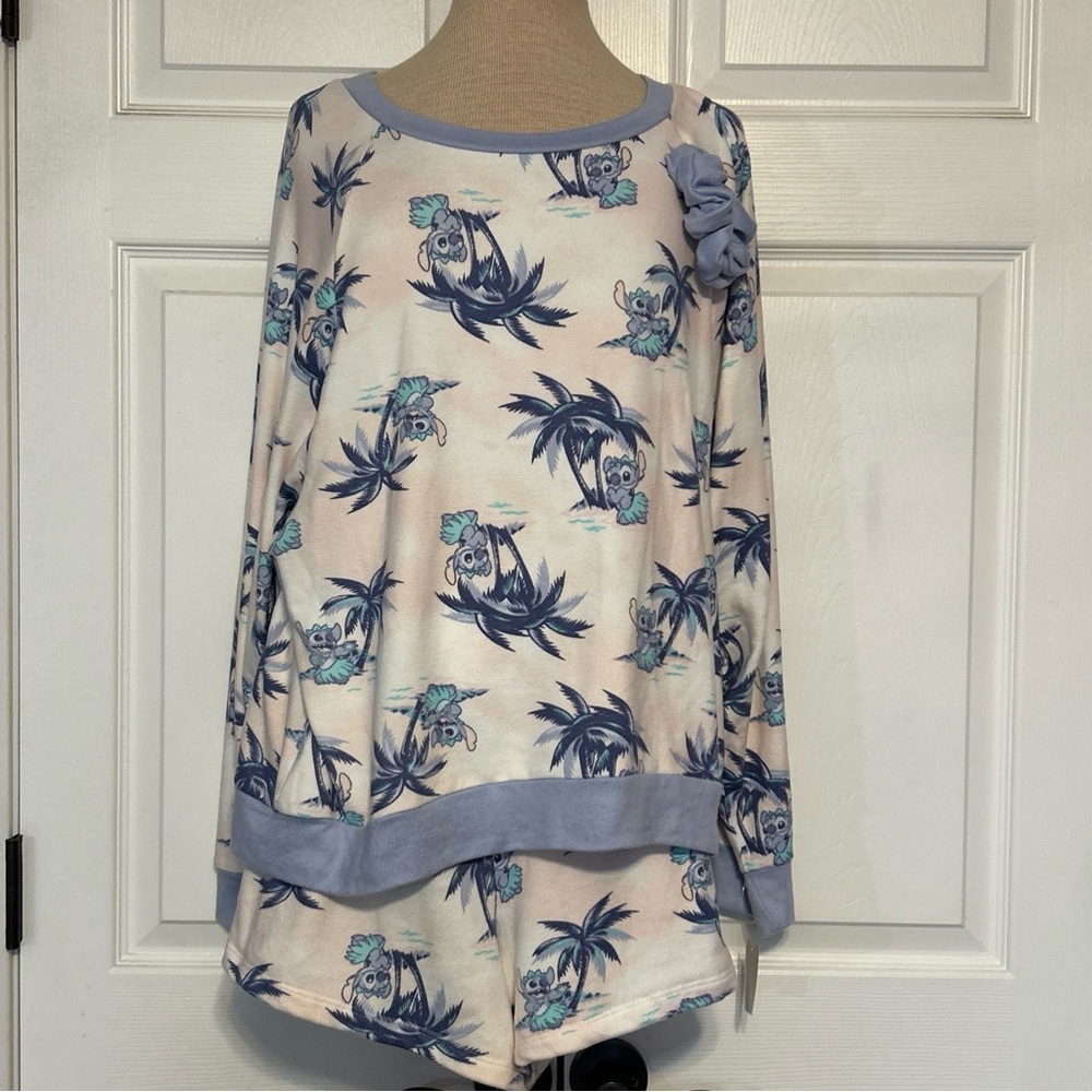 Disney STITCH Pajama 3 Pc Set‎ Long Sleeve Top & Shorts LARGE Hair Scrunchie NWT